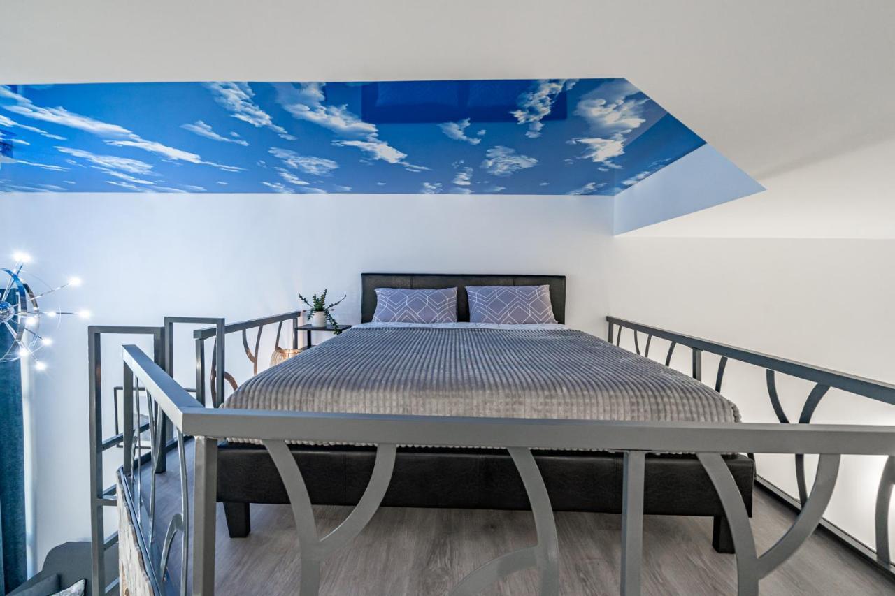 Exquisite Studio Apartment With An Original Design Valencia Kültér fotó